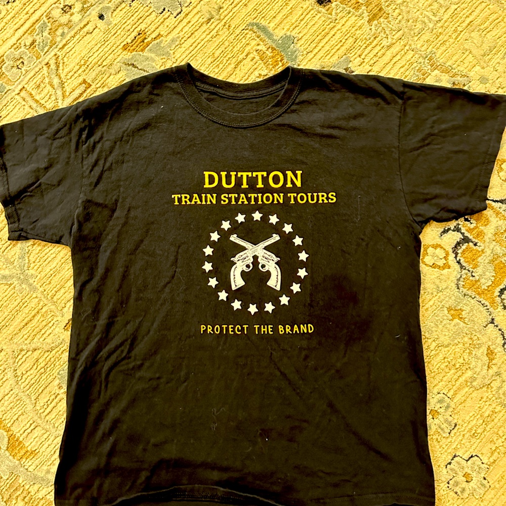Yellowstone “Dutton Train Station” T-shirt, Size L